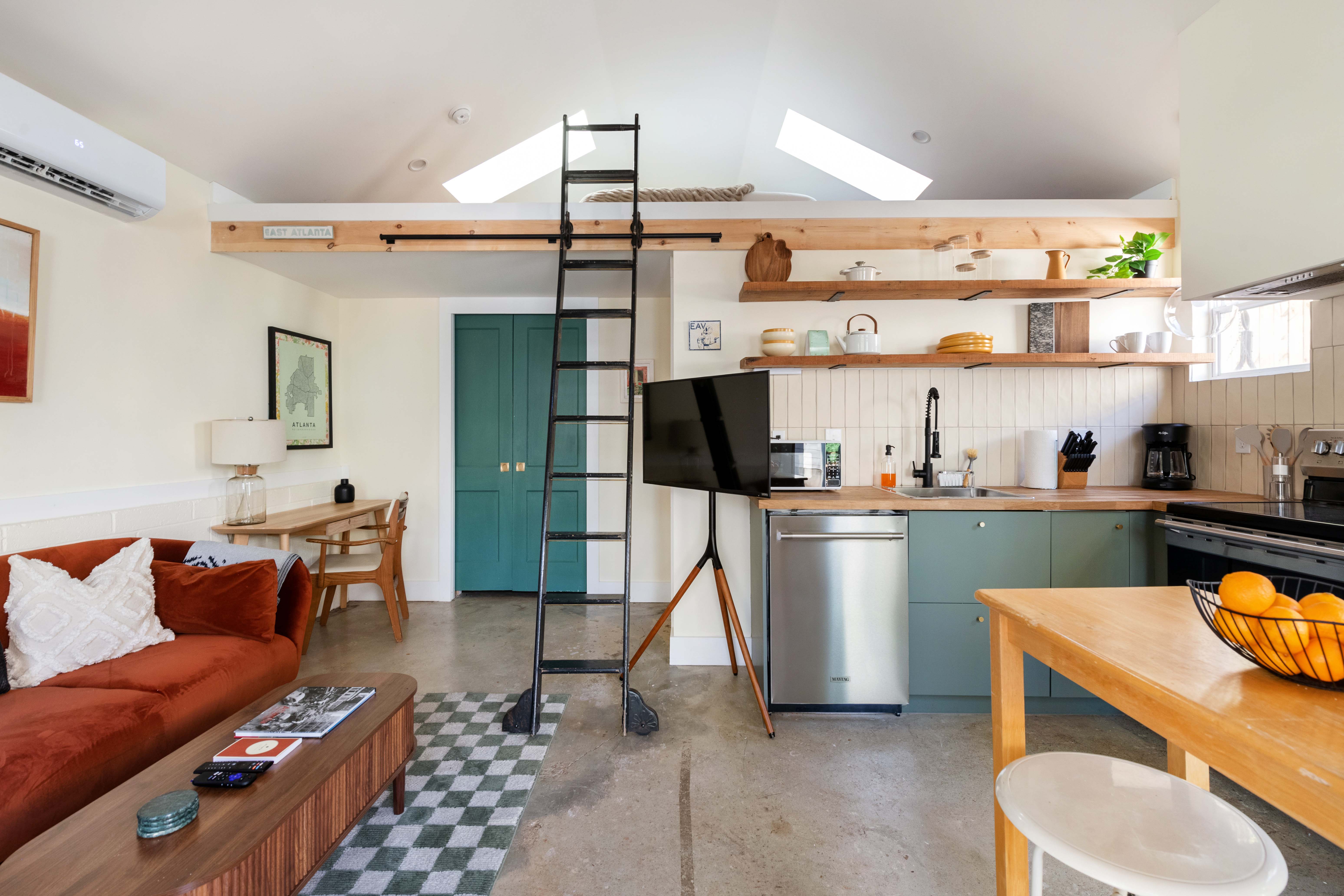 Sunshine Spot — photo 1